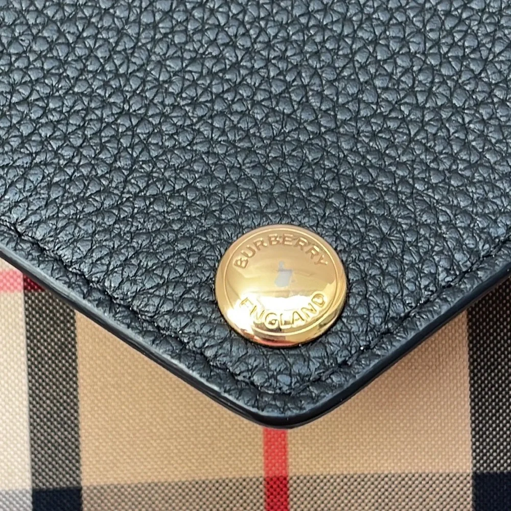 Burberry Vintage Check and Leather wallet with Detachable strap - Picture 12 of 16